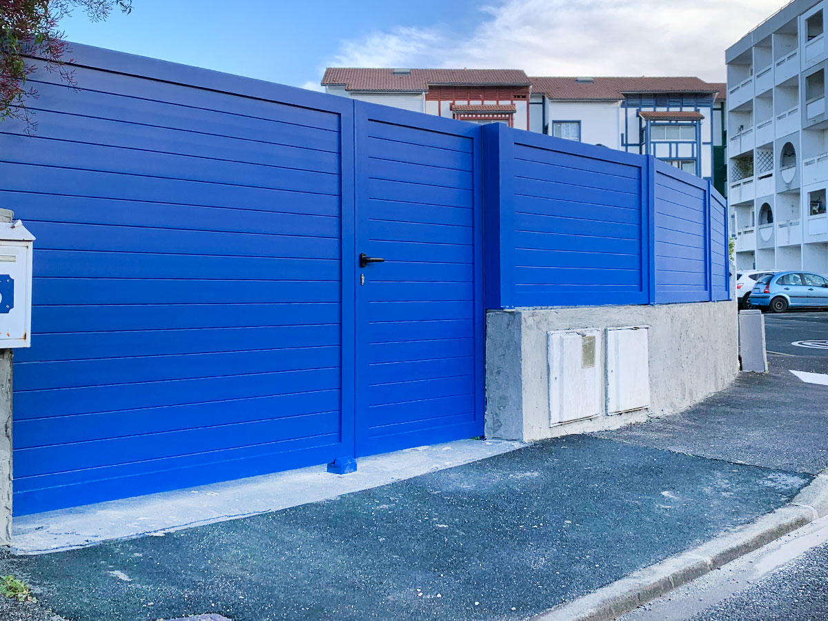 Cierre en aluminio soldado y lacado, en Hendaye - Puertas Merino