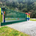 Puerta corredera manual en Orio (Gipuzkoa) - Puertas Merino